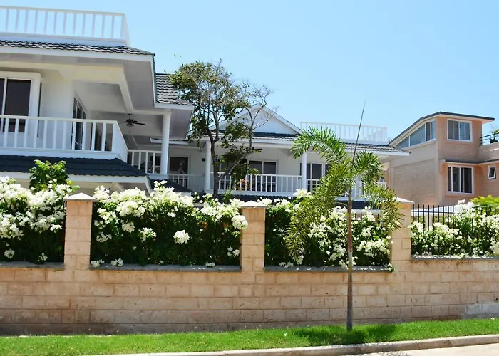 Fiorella Beach House, Diani Beach